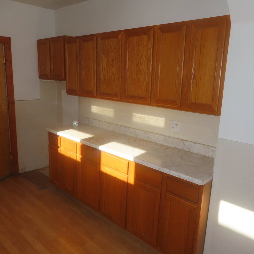 9612 S Greenwood Avenue Property Photo 8