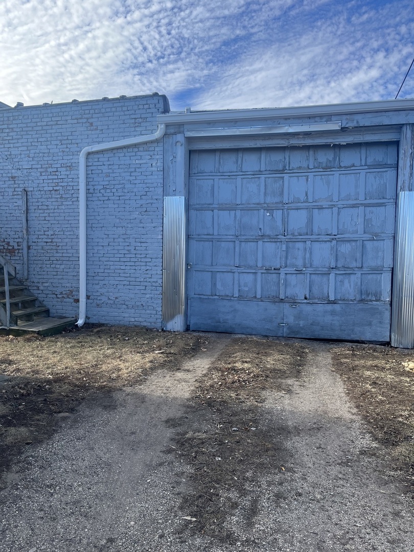 2314 Charles St Property Photo 5
