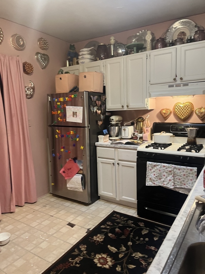 2314 Charles St Property Photo 12