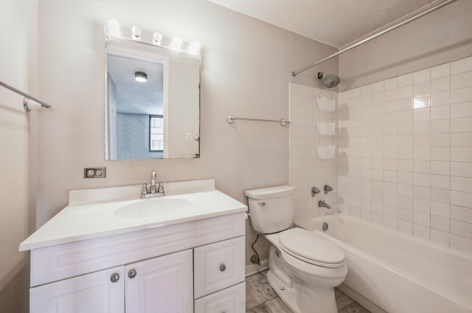 1339 N Dearborn Street 5c Property Photo 8