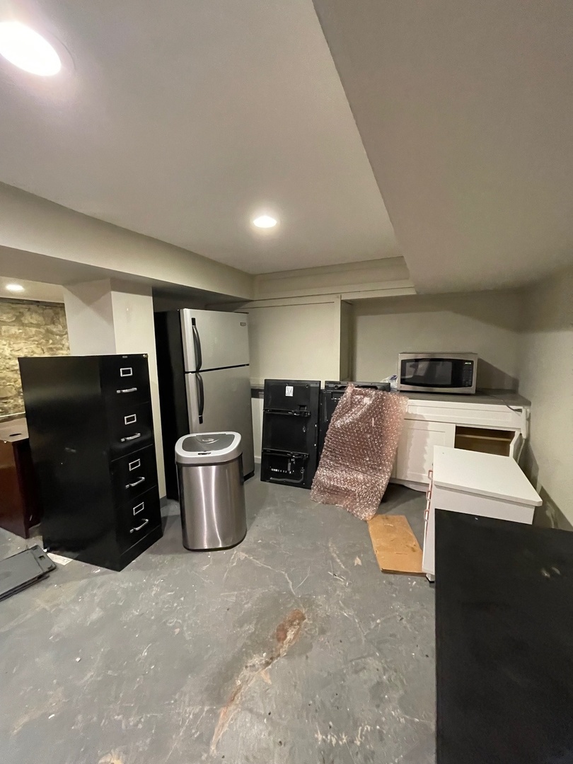 2816 N Lincoln Ave Property Photo 2