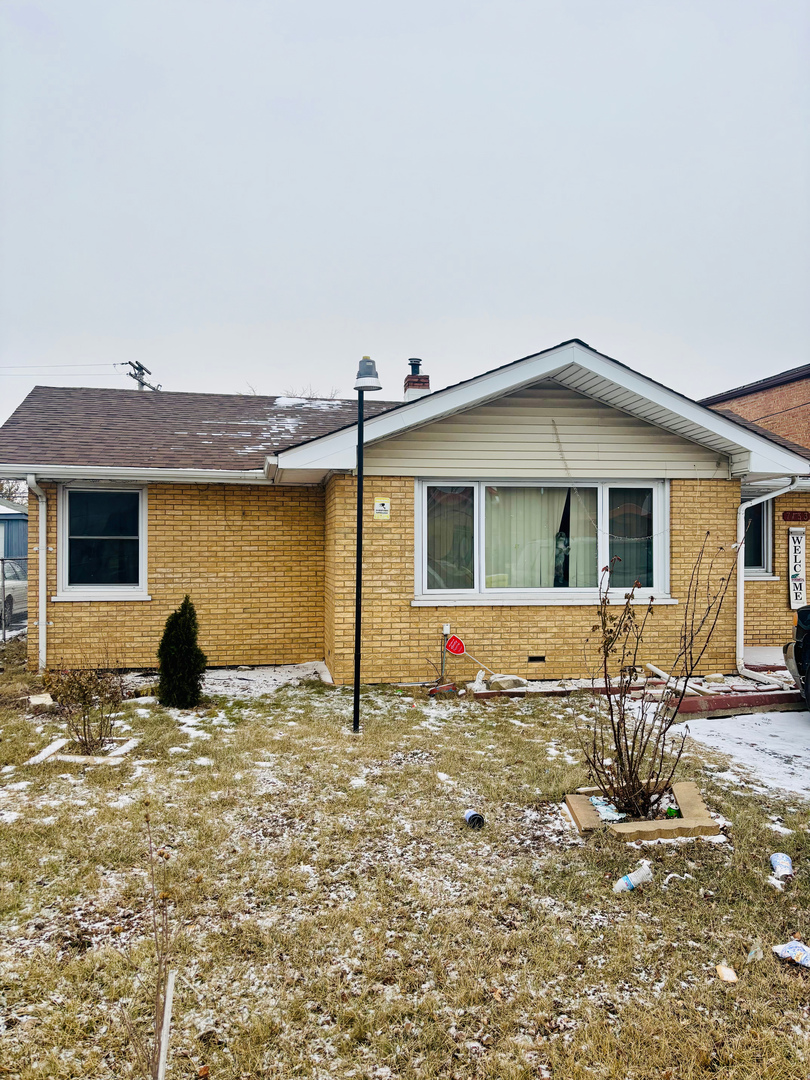 7153 W 72nd Street Property Photo