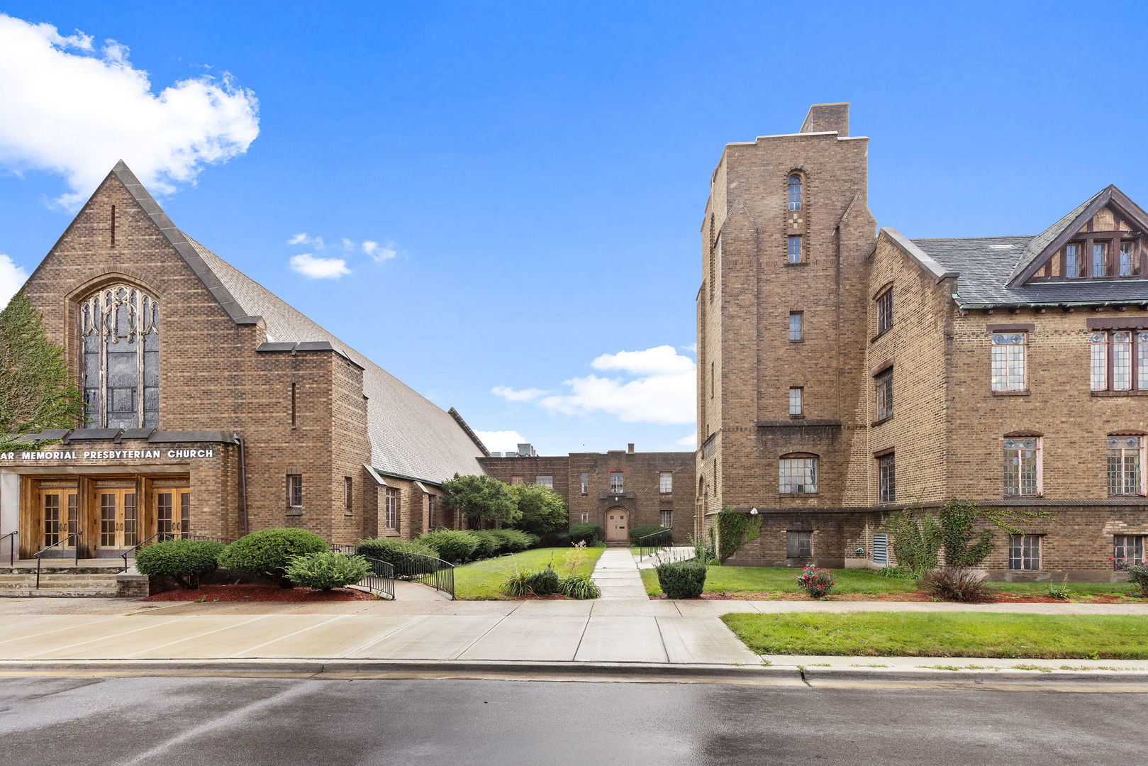 8100 S Calumet Avenue Property Photo 3
