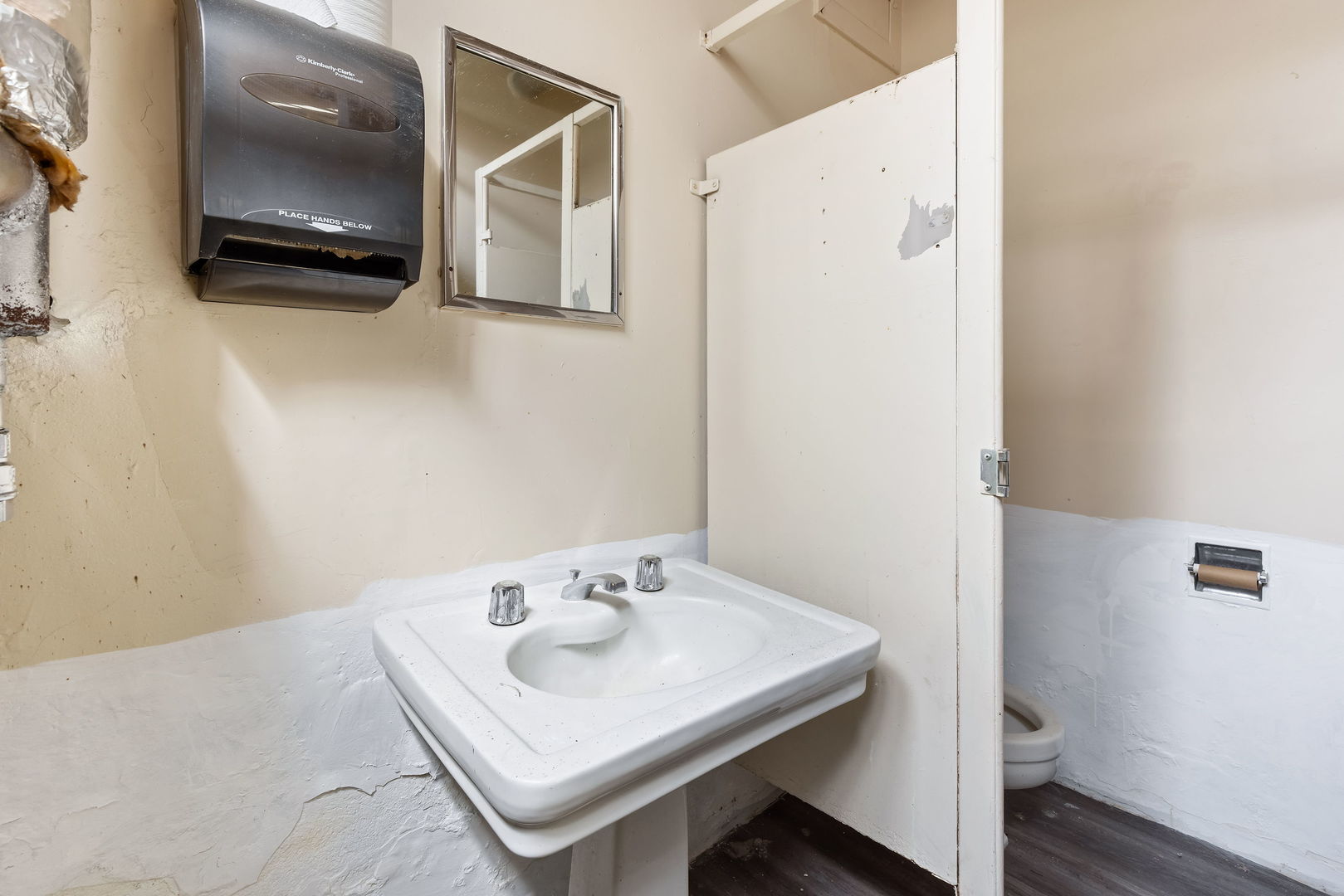 8100 S Calumet Avenue Property Photo 24
