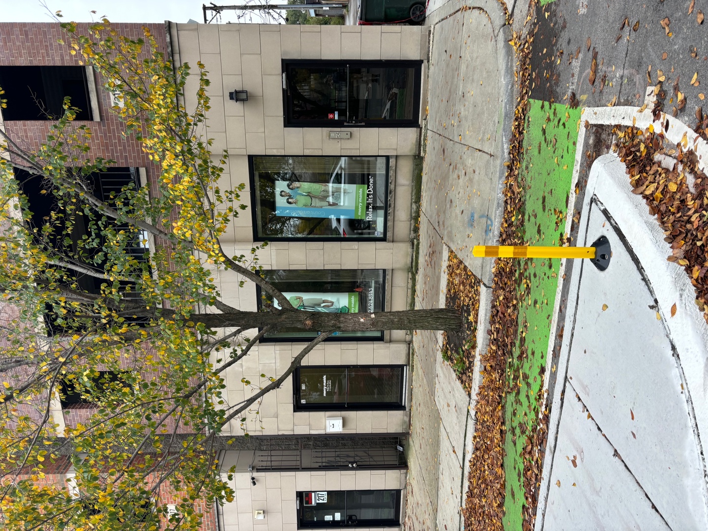 215 E 31st St Property Photo 1