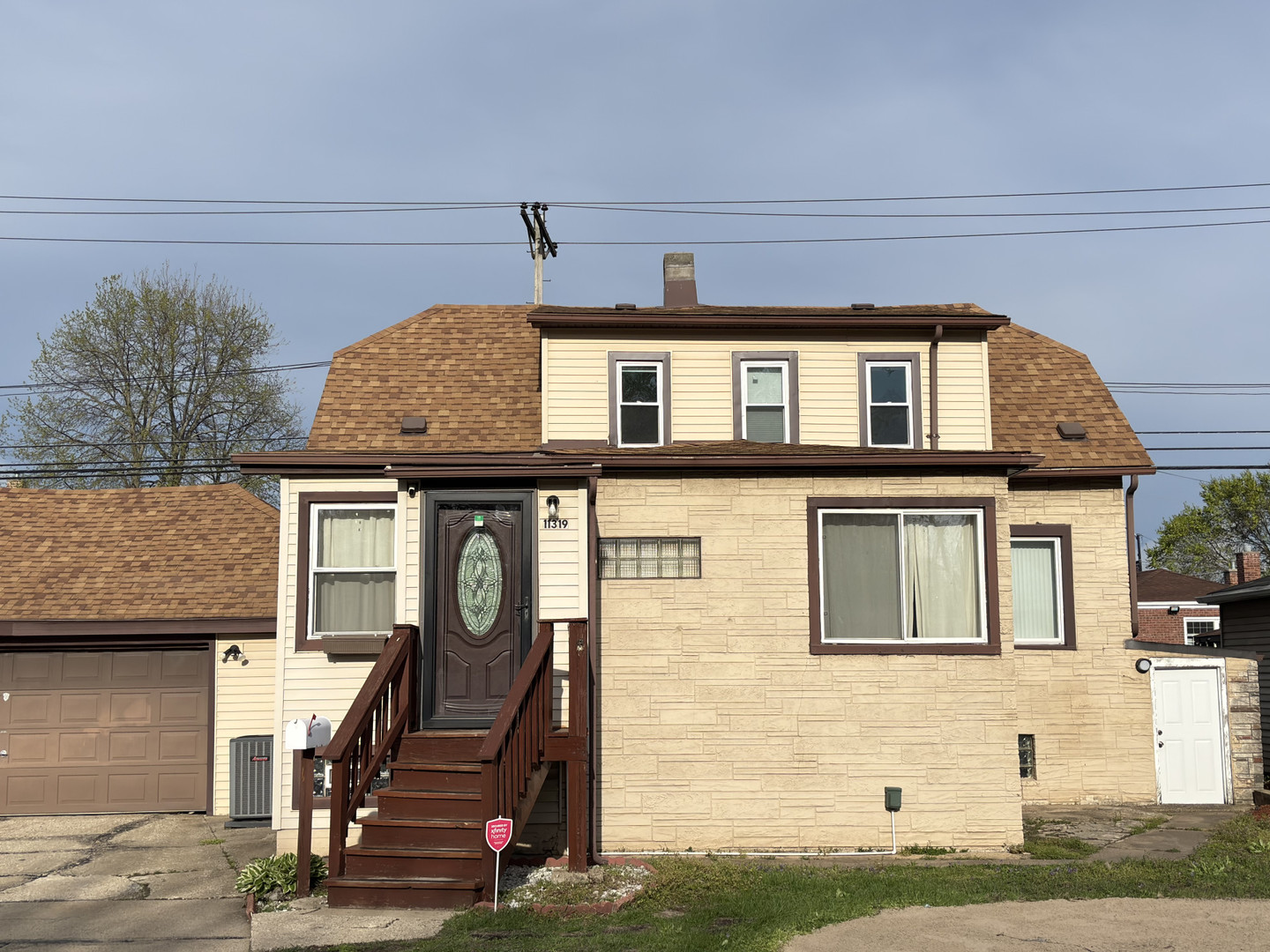 11319 S Green Bay Avenue Property Photo
