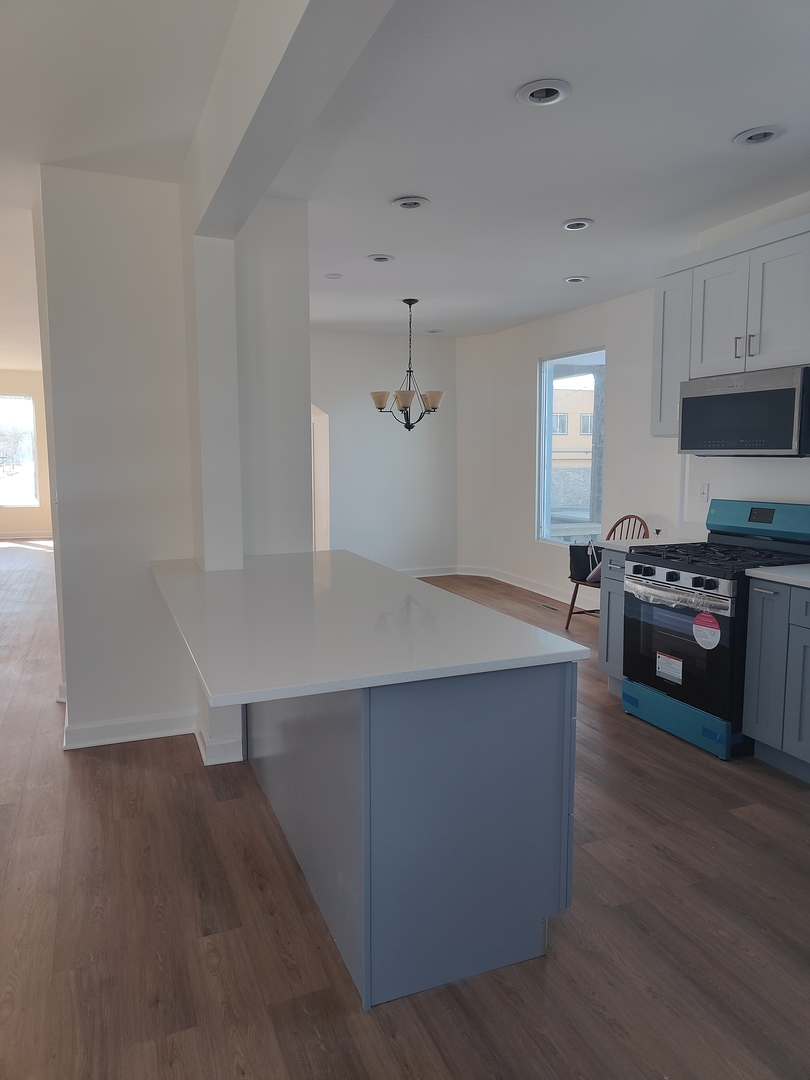 107 4th Avenue Property Photo 3