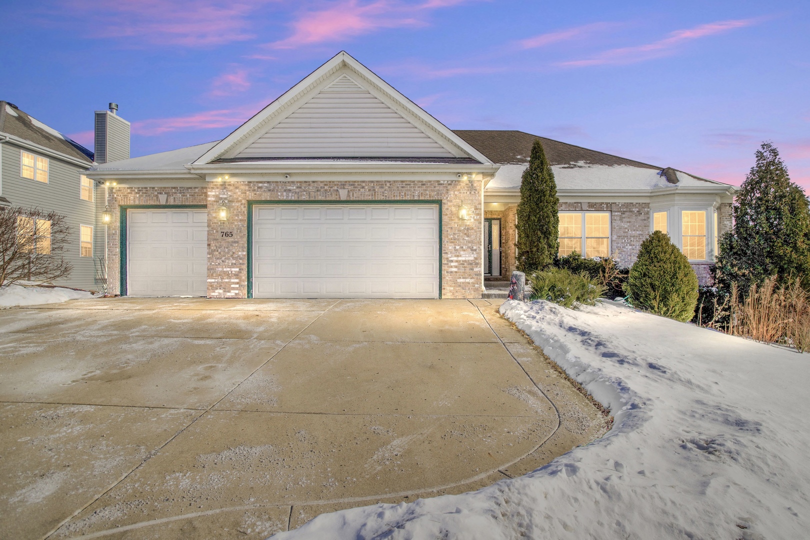 Fox Trails Real Estate Listings Main Image