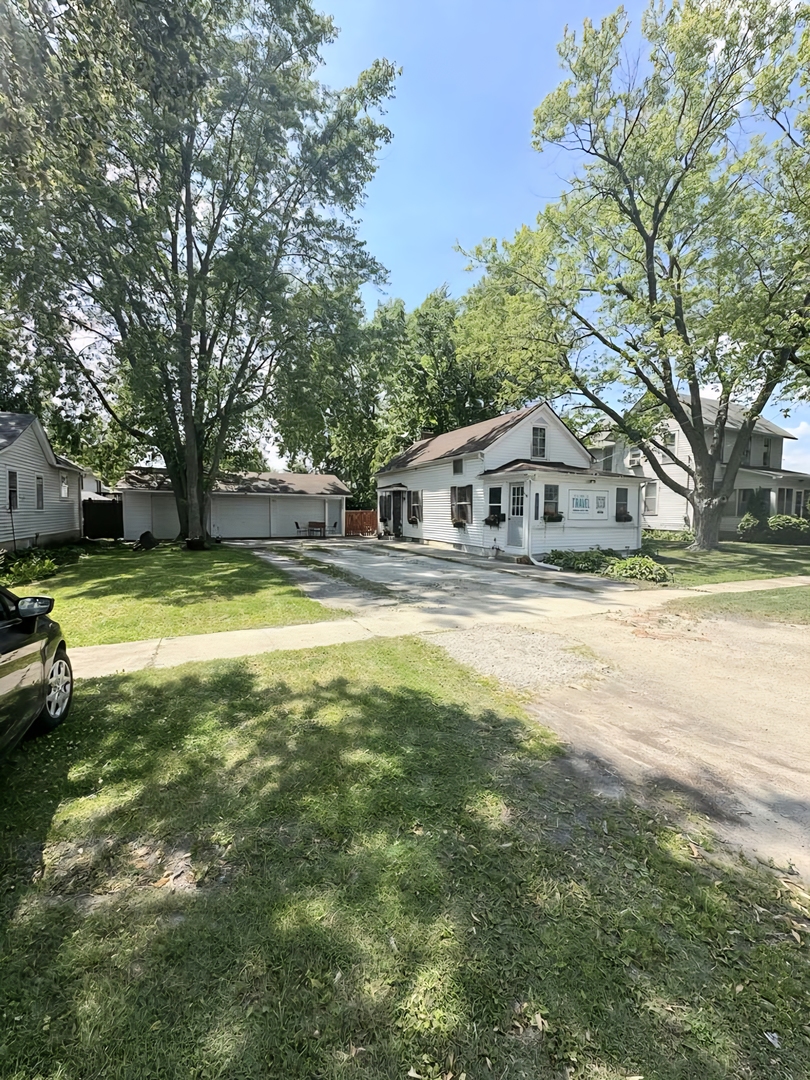 110 S Cherry Street Property Photo 4