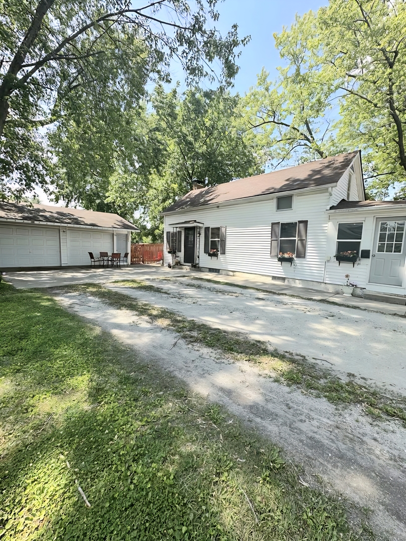 110 S Cherry Street Property Photo 6
