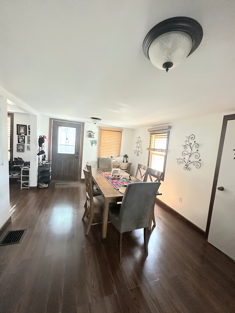 110 S Cherry Street Property Photo 8