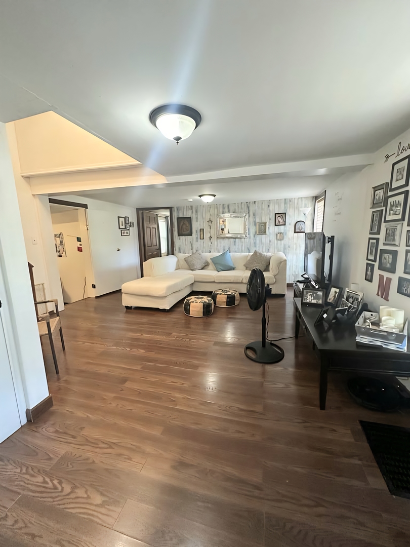 110 S Cherry Street Property Photo 13