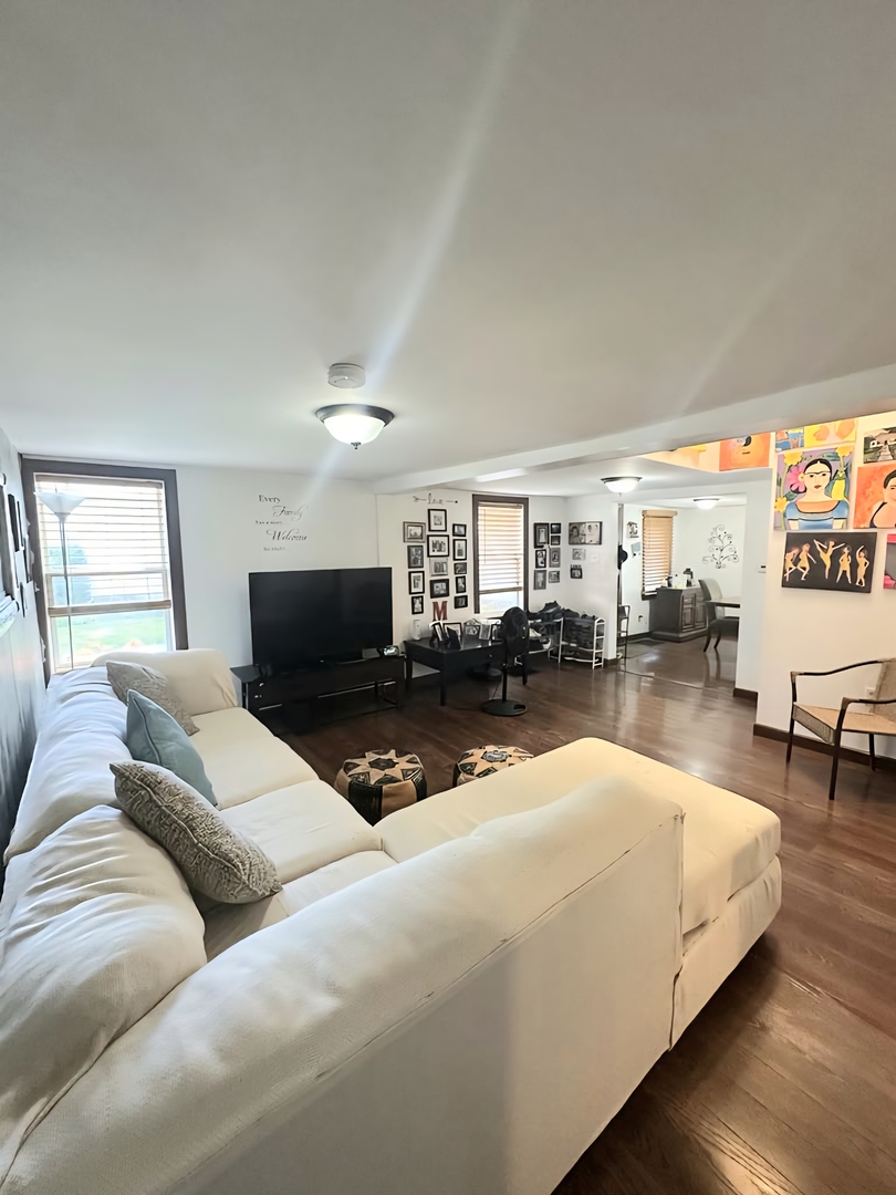 110 S Cherry Street Property Photo 17