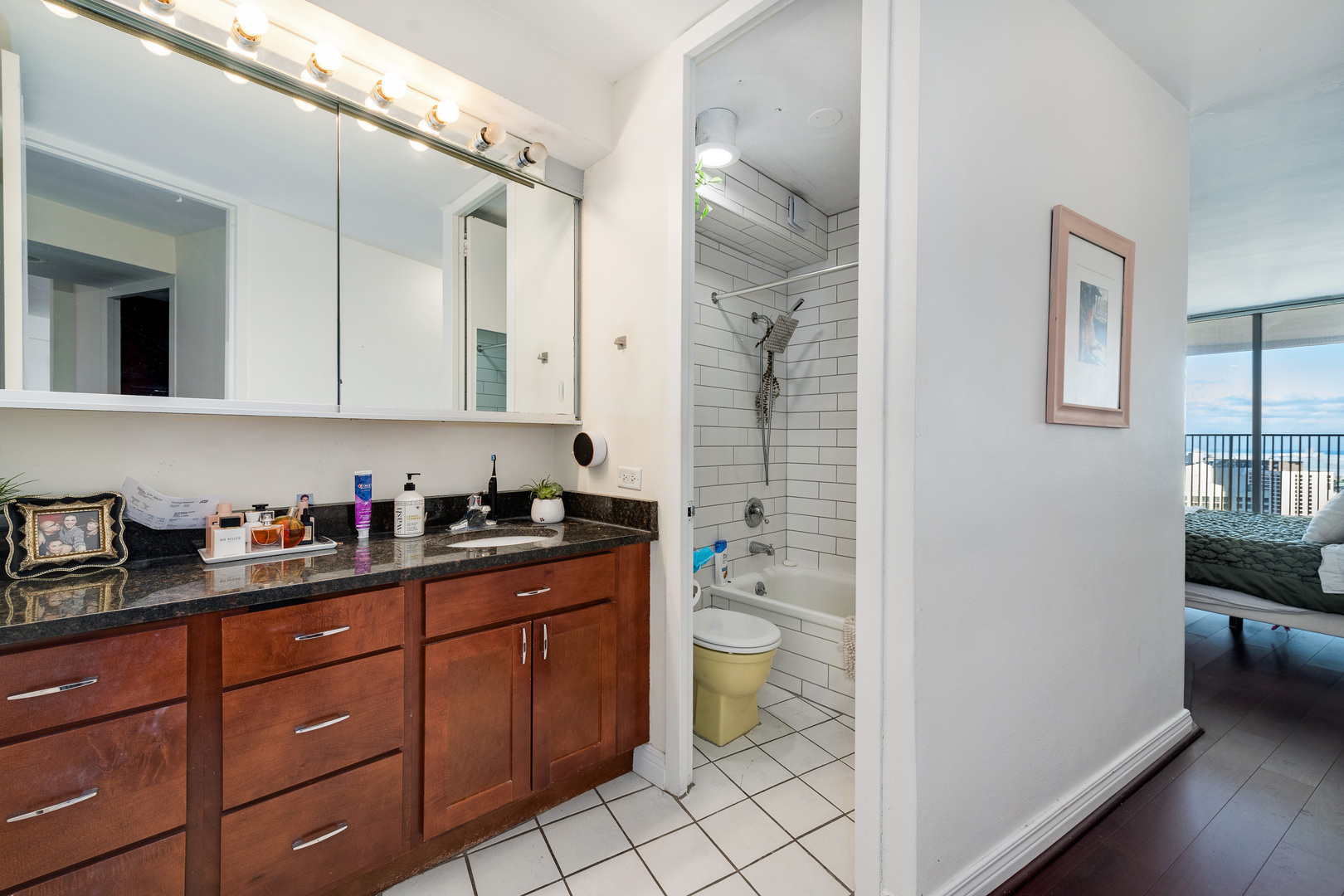 300 N State Street 5705 Property Photo 13
