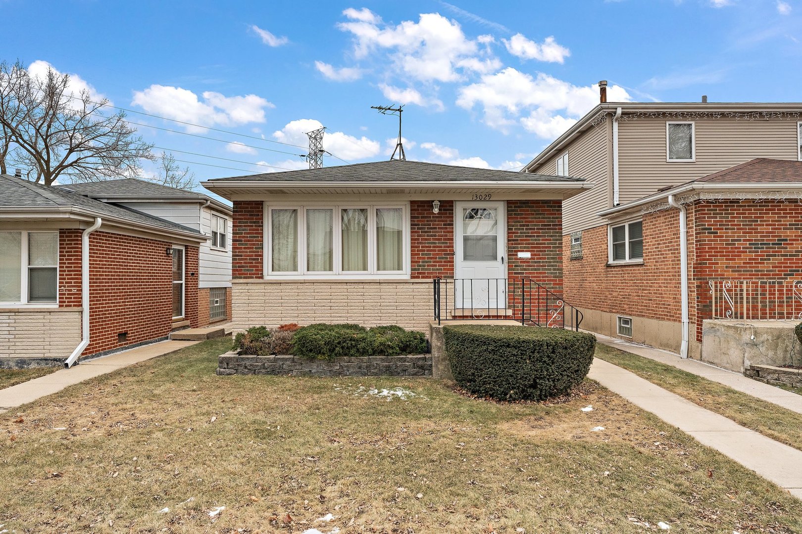 13029 S Burley Avenue Property Photo