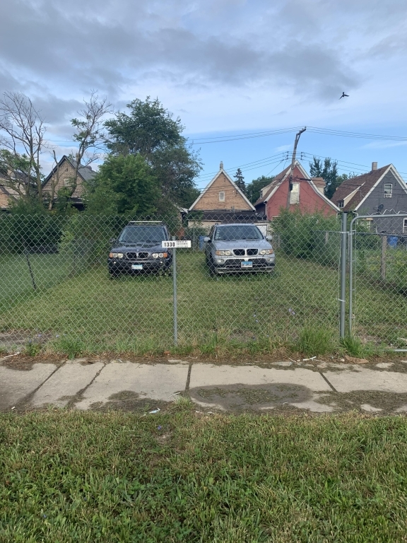1330 S Oakley Avenue Property Photo