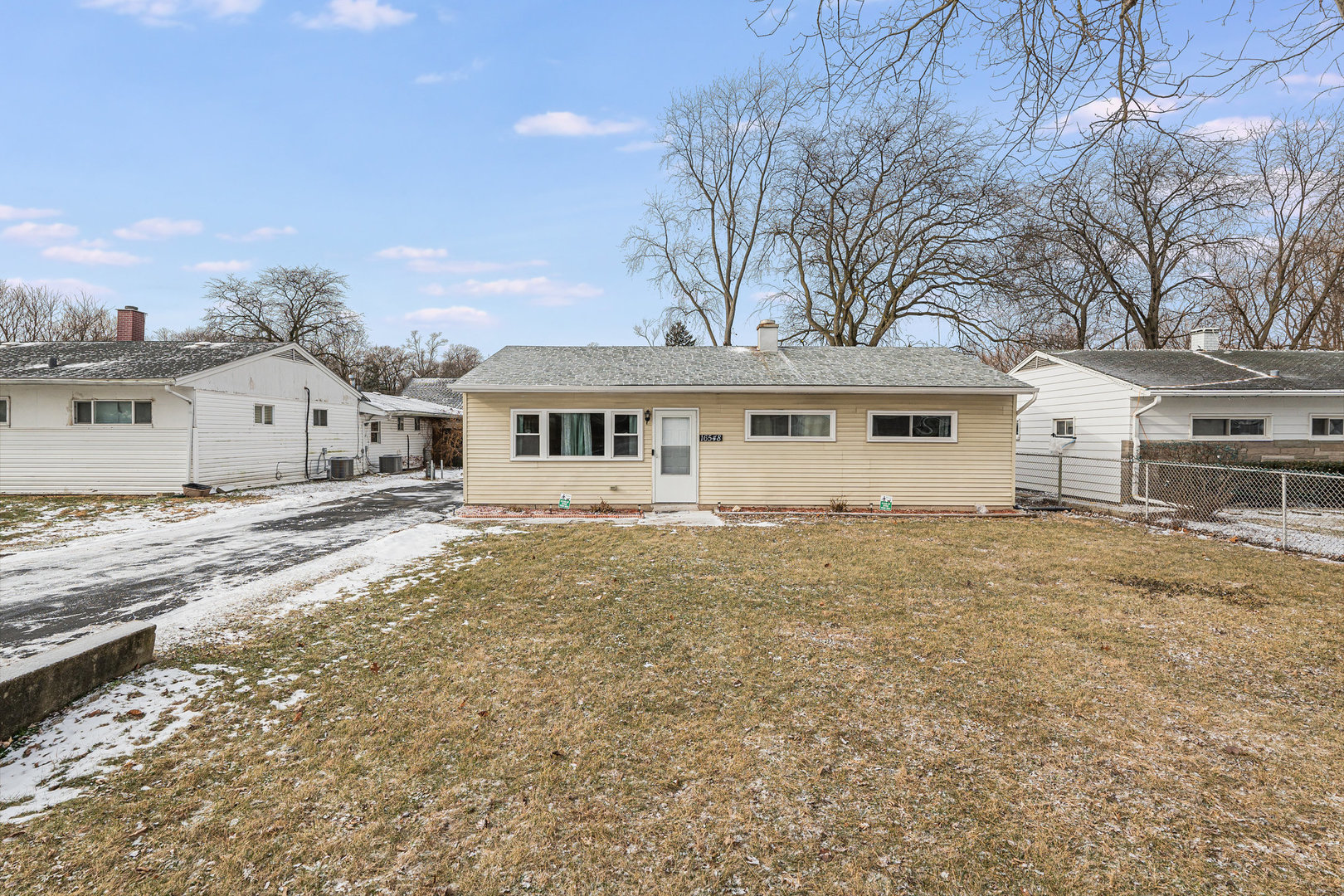 16548 Sawyer Avenue Property Photo