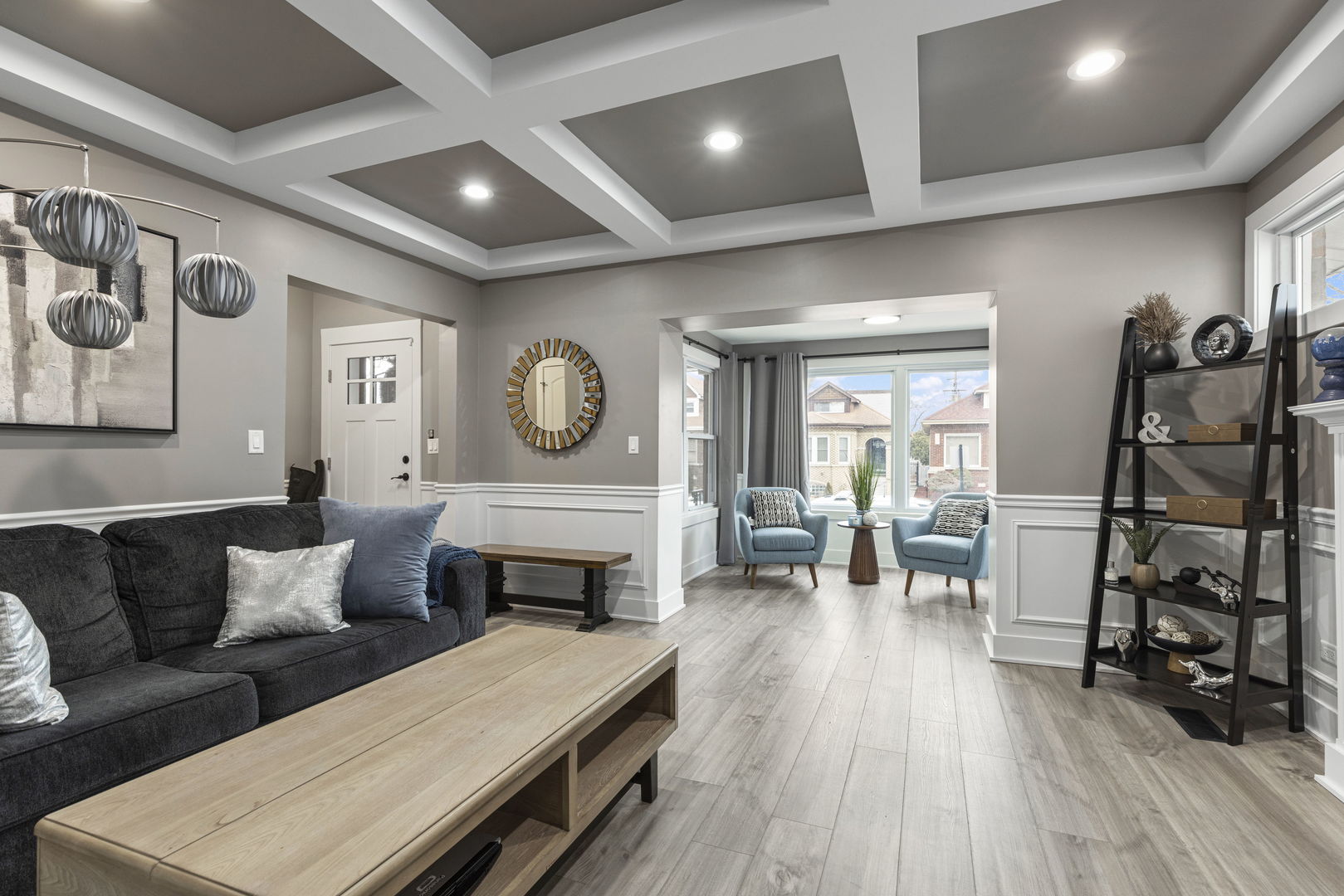 8126 S Dante Avenue Property Photo 5