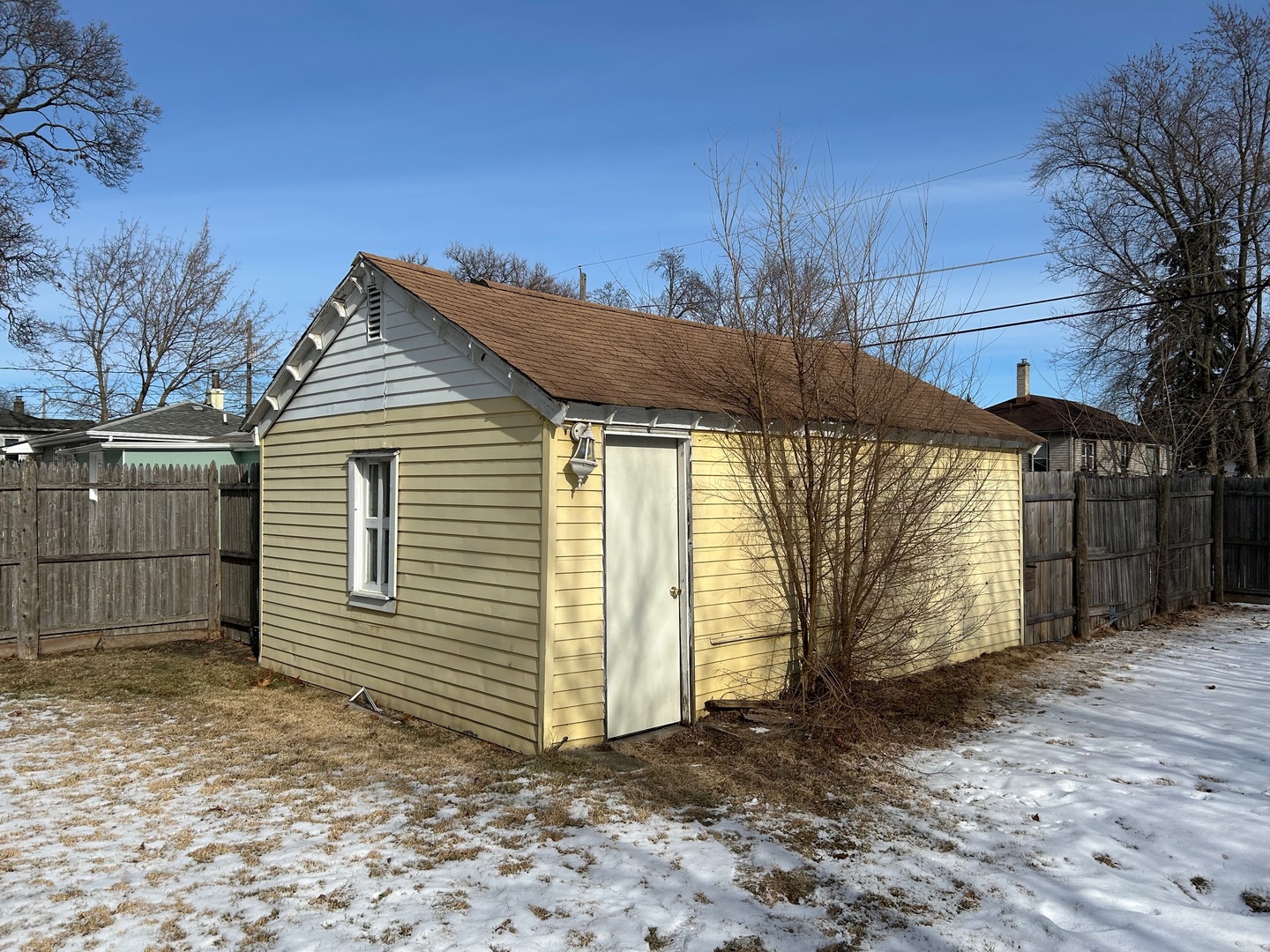 18251 Oakwood Avenue Property Photo 5