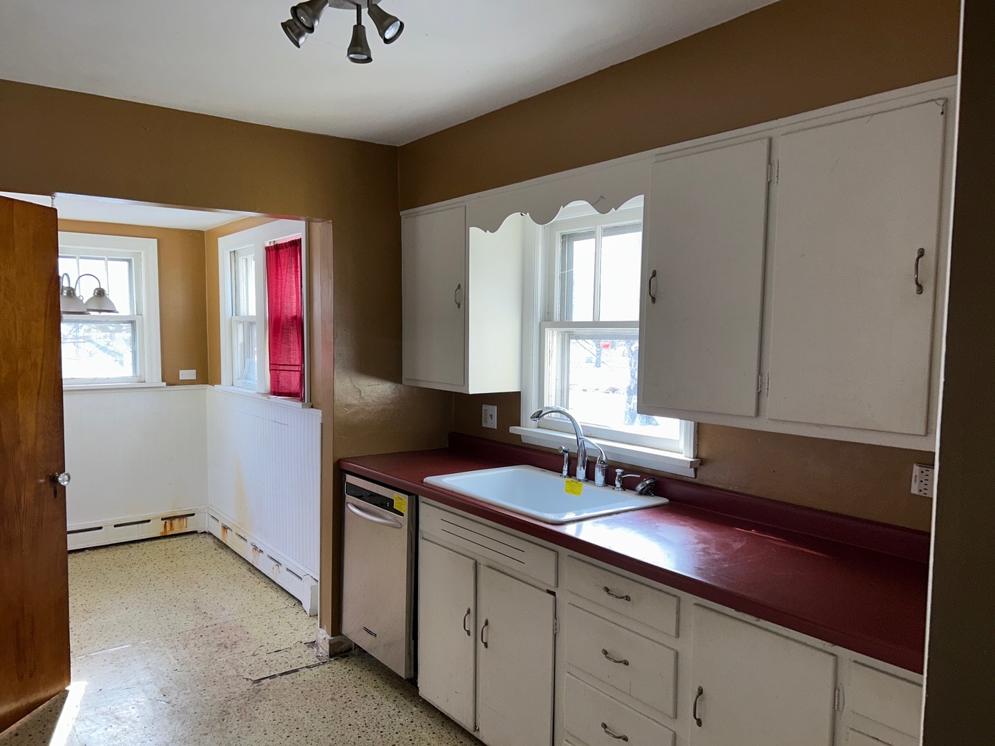 18251 Oakwood Avenue Property Photo 10