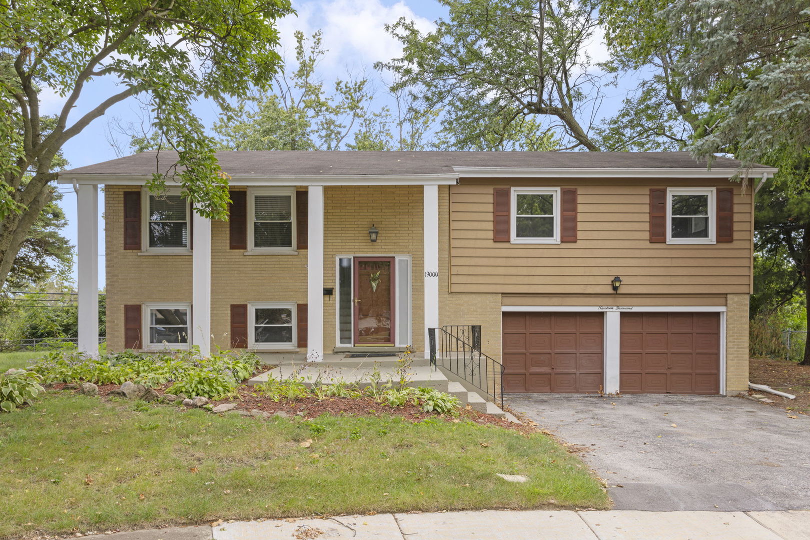 19000 Boulder Court Property Photo