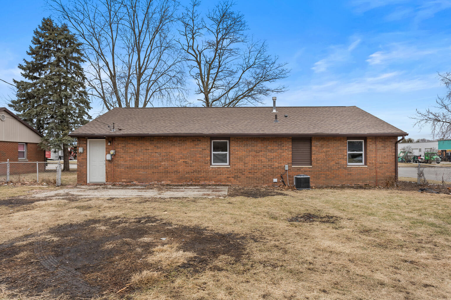1410 N Mattis Avenue Property Photo 3