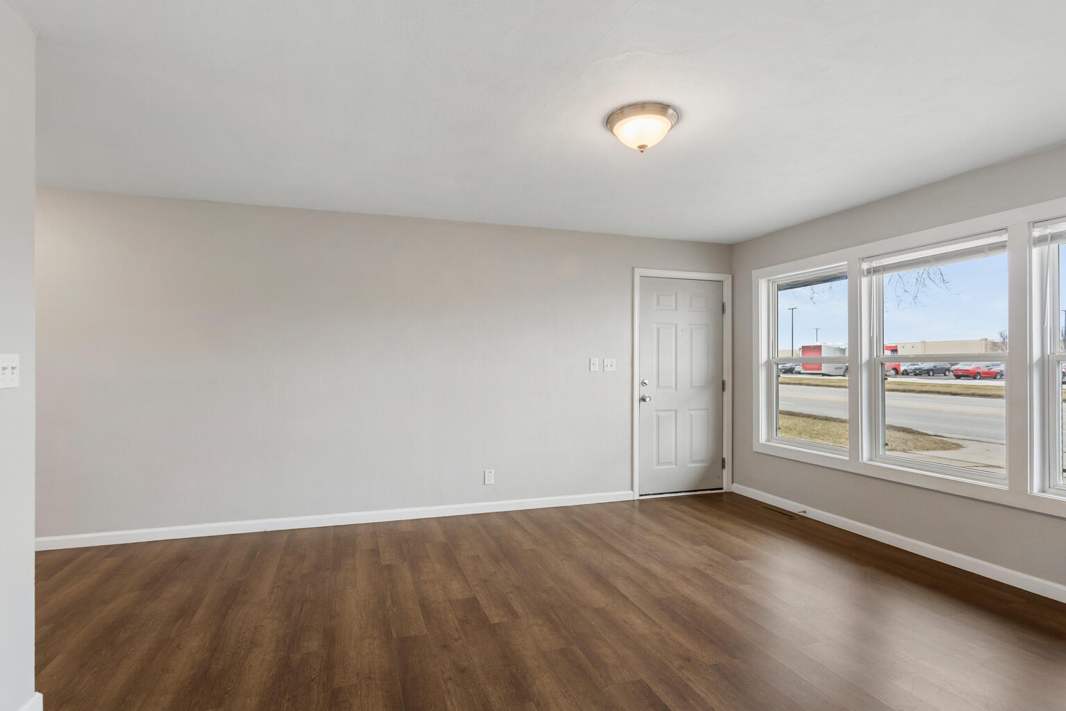 1410 N Mattis Avenue Property Photo 5
