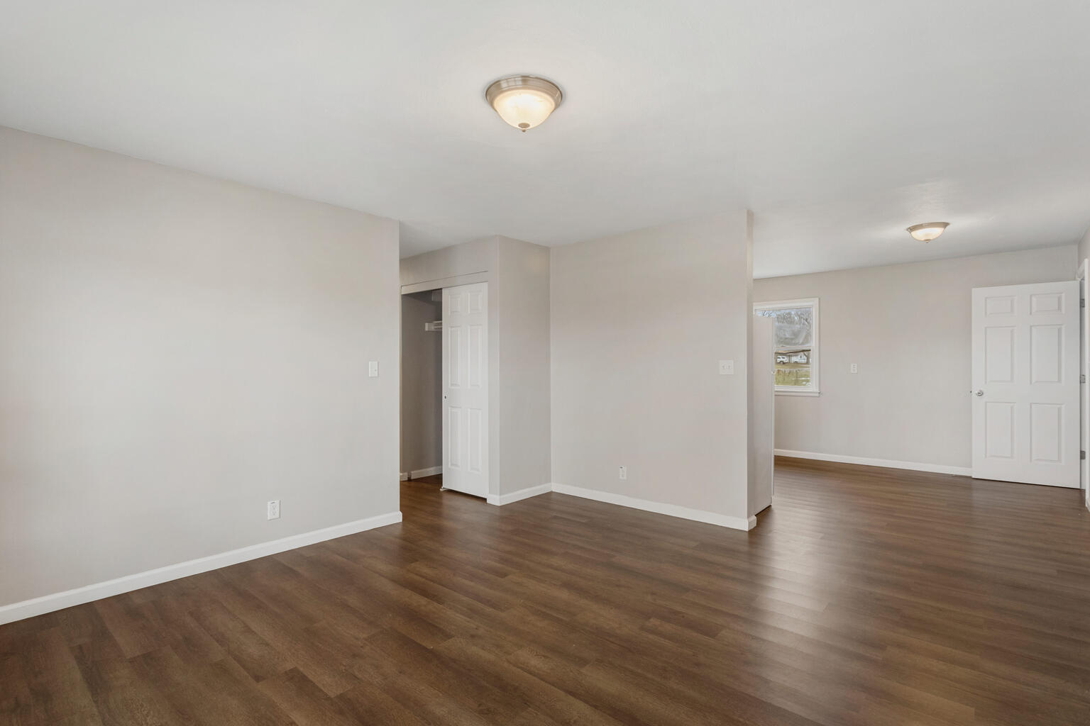 1410 N Mattis Avenue Property Photo 6