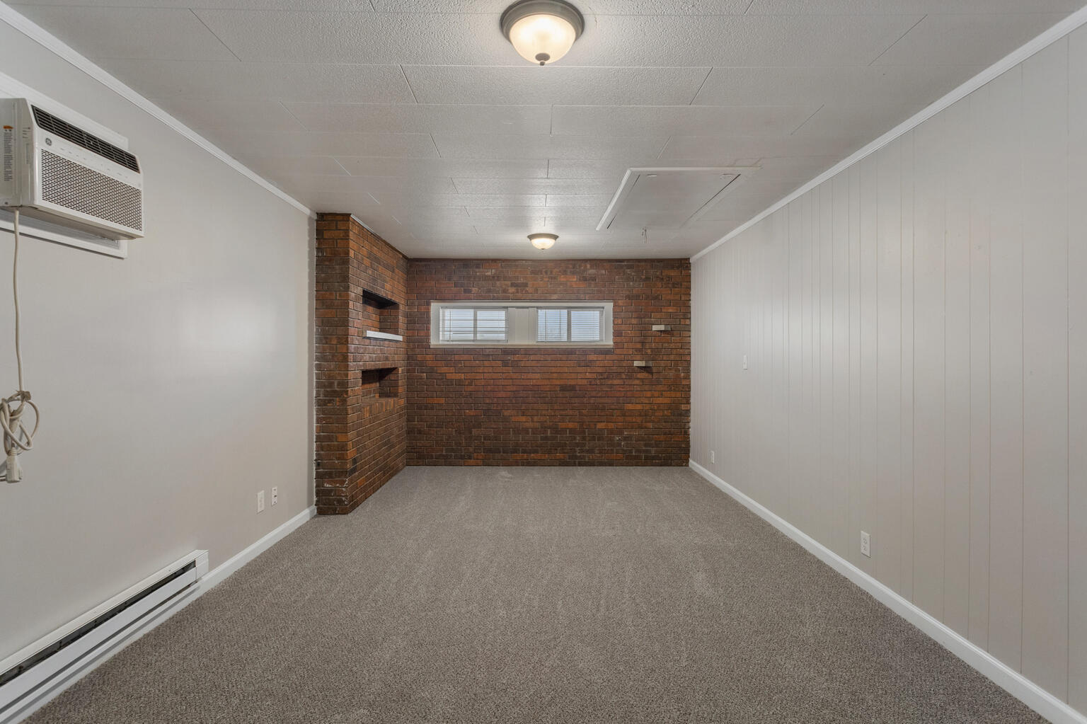1410 N Mattis Avenue Property Photo 11