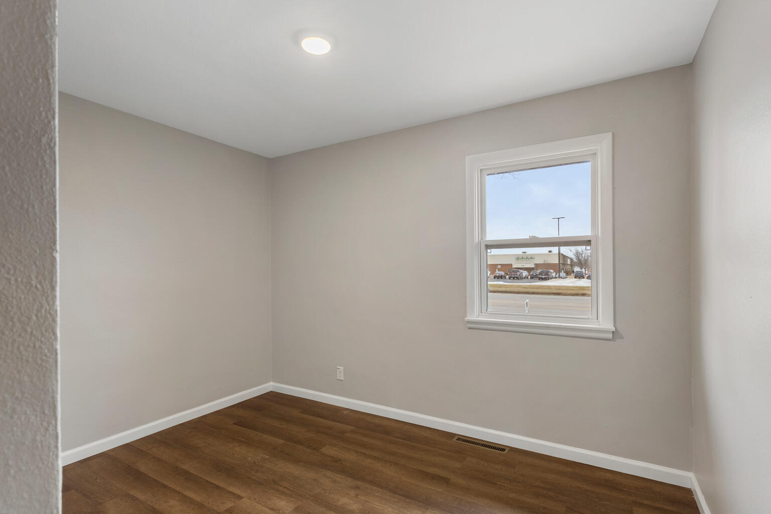 1410 N Mattis Avenue Property Photo 14