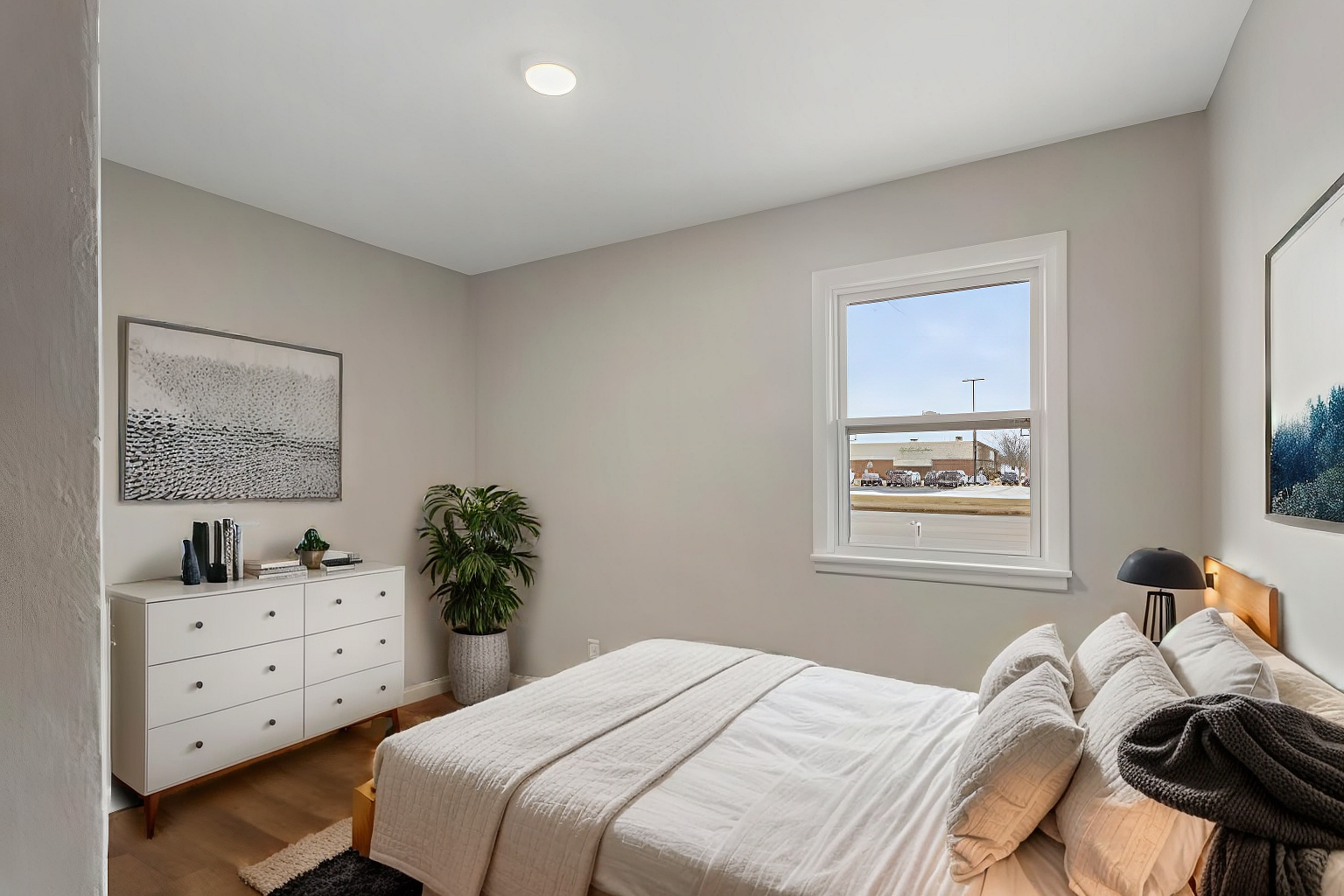 1410 N Mattis Avenue Property Photo 15