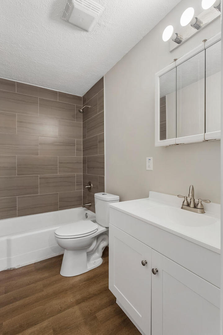 1410 N Mattis Avenue Property Photo 22