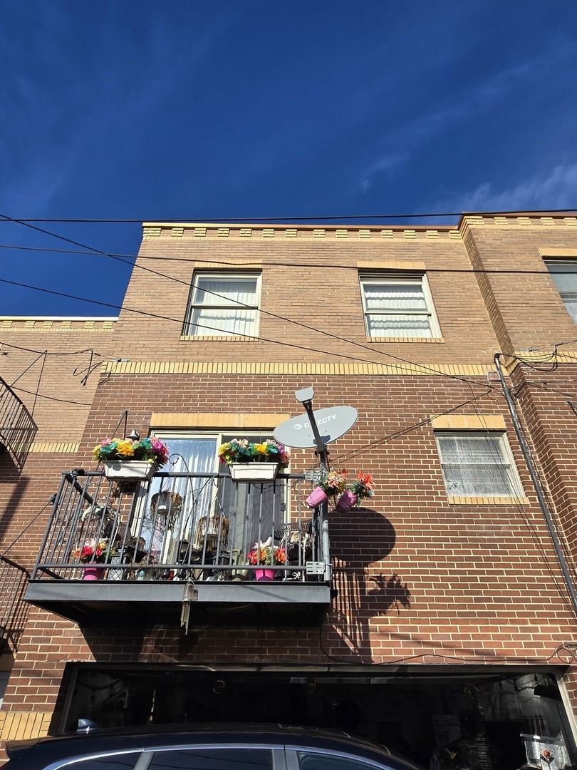 1863 W 107th Street E Property Photo 2