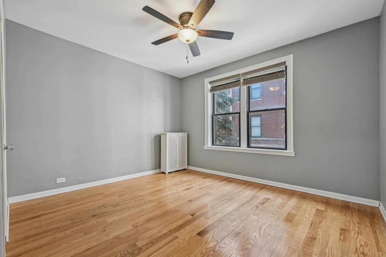 2052 E 69th Street 1b Property Photo 12