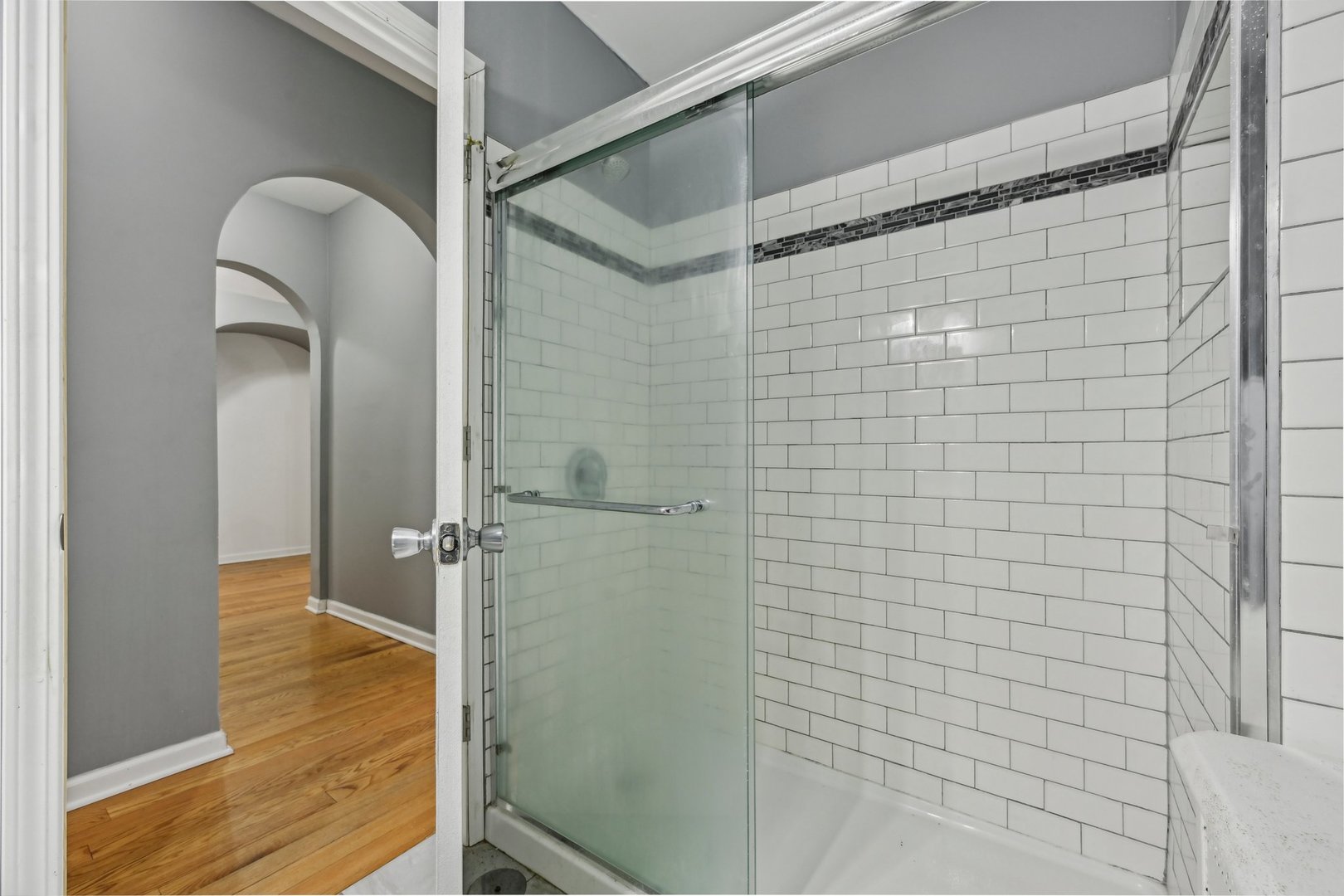 2052 E 69th Street 1b Property Photo 14