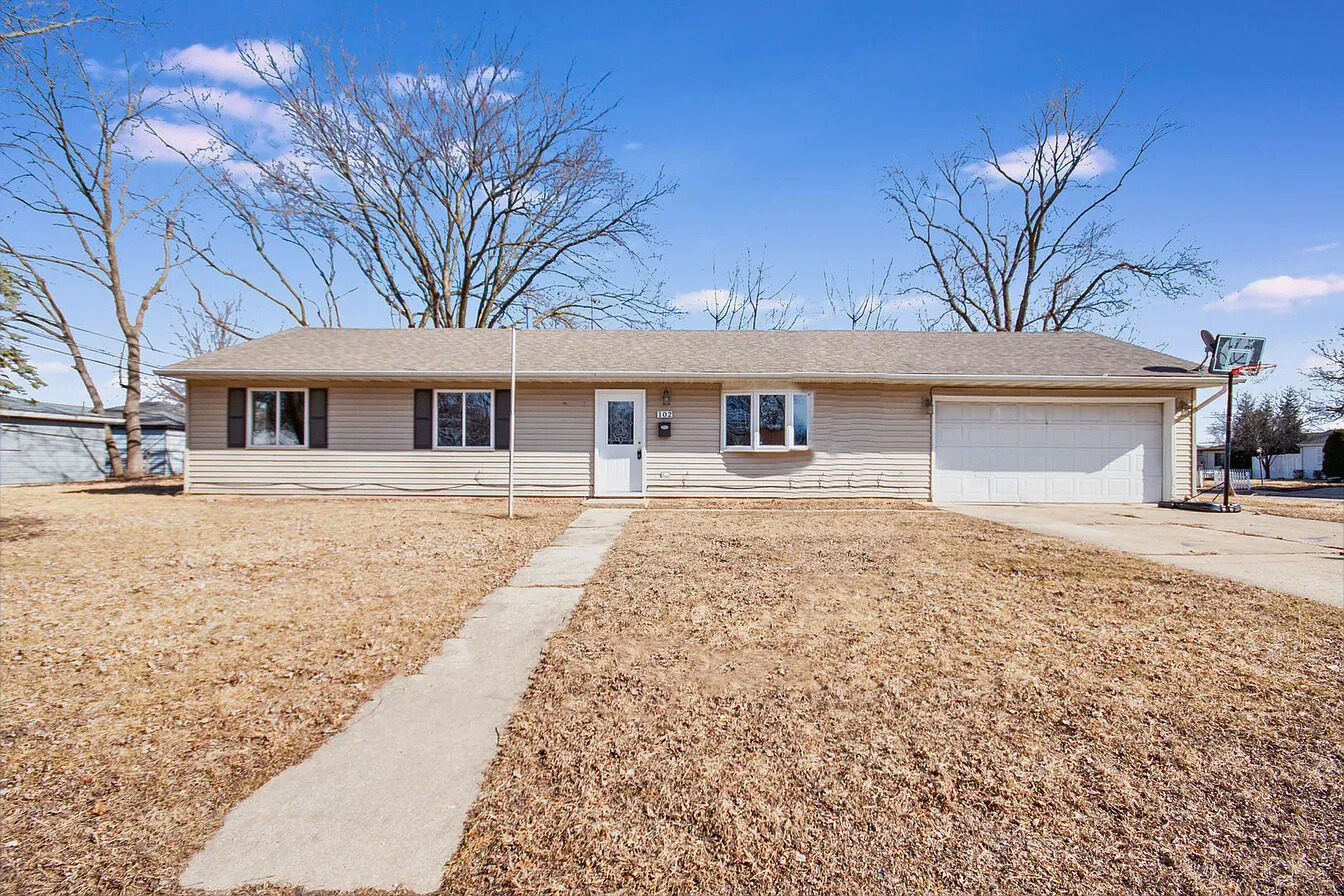 102 Notre Dame Avenue Property Photo