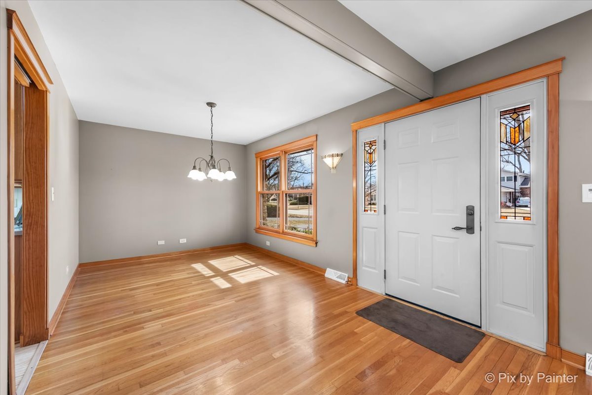 1112 62nd Place Property Photo 2