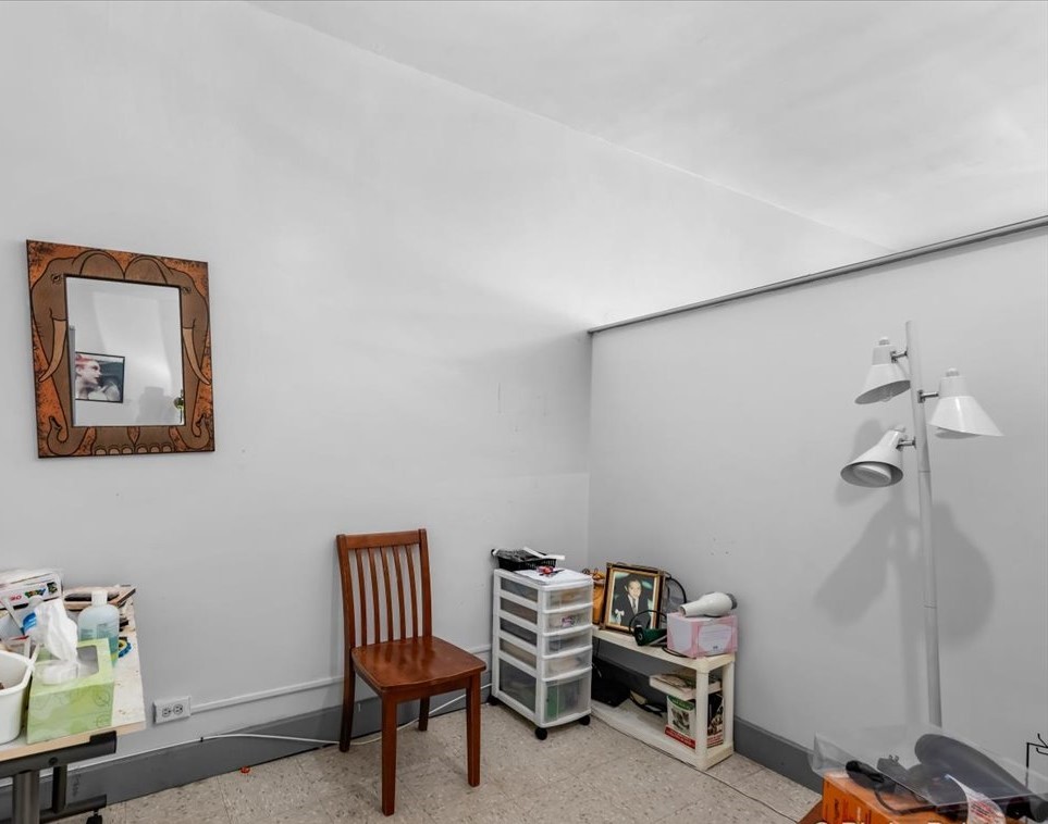 216 E North Ave Property Photo 15