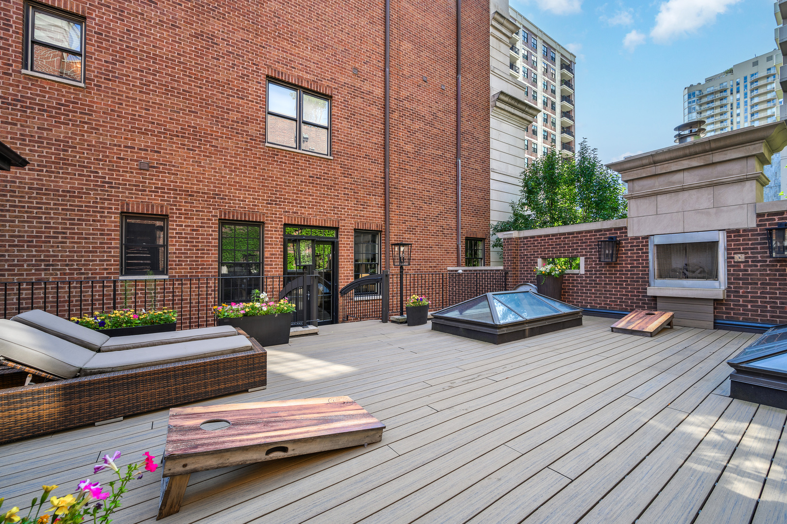 460 W Huron Street Property Photo 62
