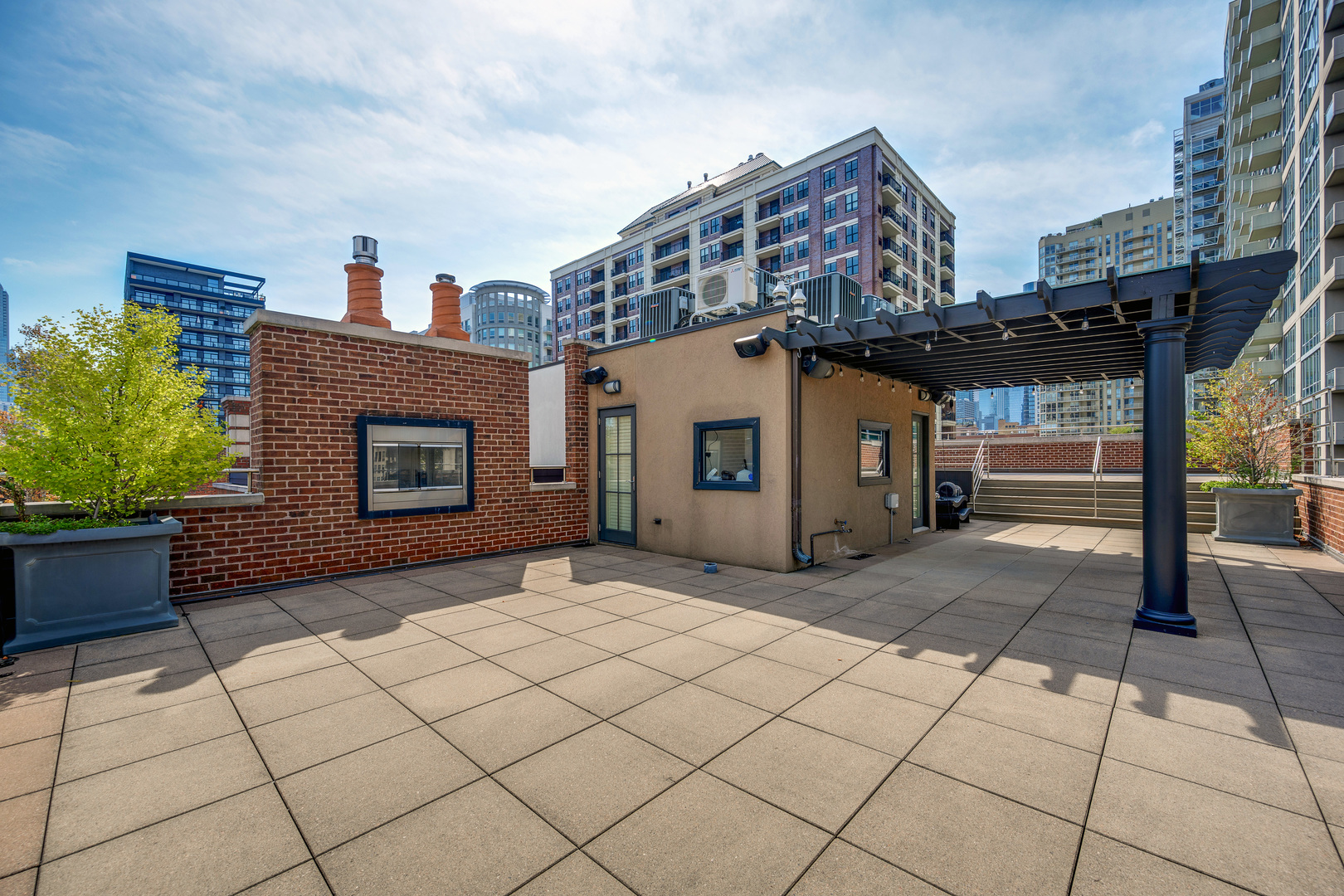 460 W Huron Street Property Photo 65