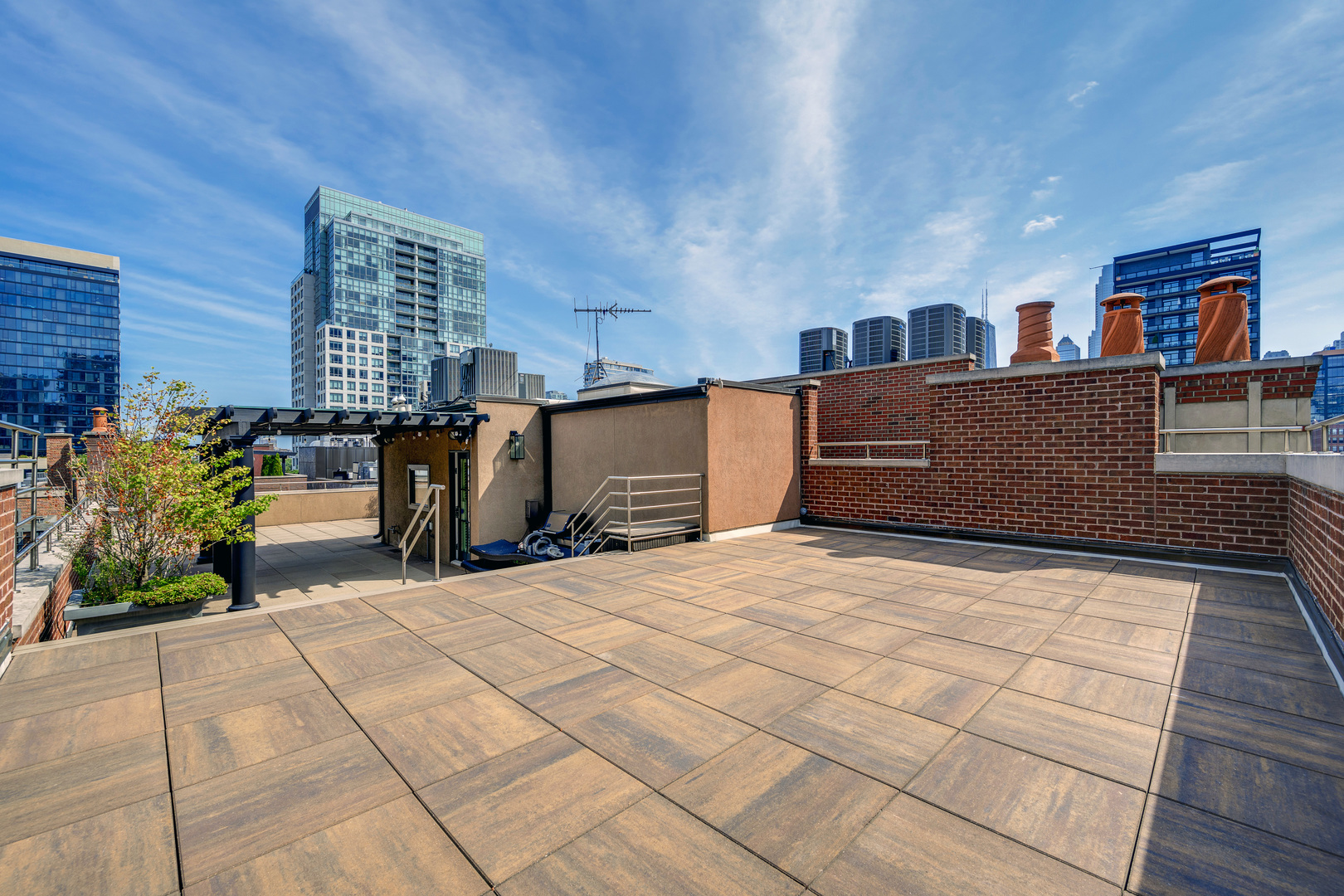 460 W Huron Street Property Photo 67