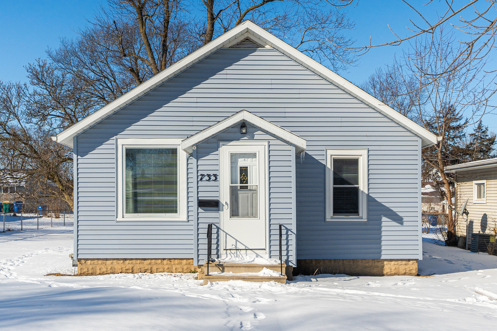 733 Ellwood Avenue Property Photo