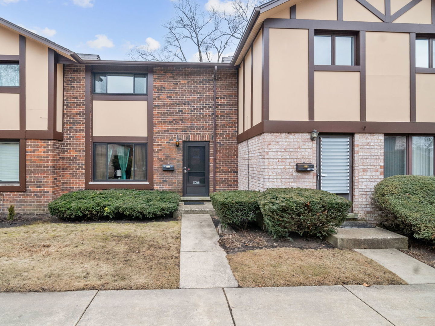 Willowbrook High School Real Estate Listings Main Image