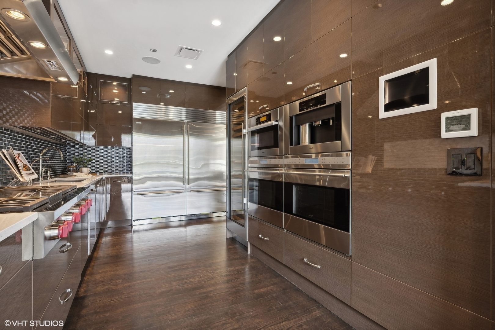 270 E Pearson Street 701-801 Property Photo 6