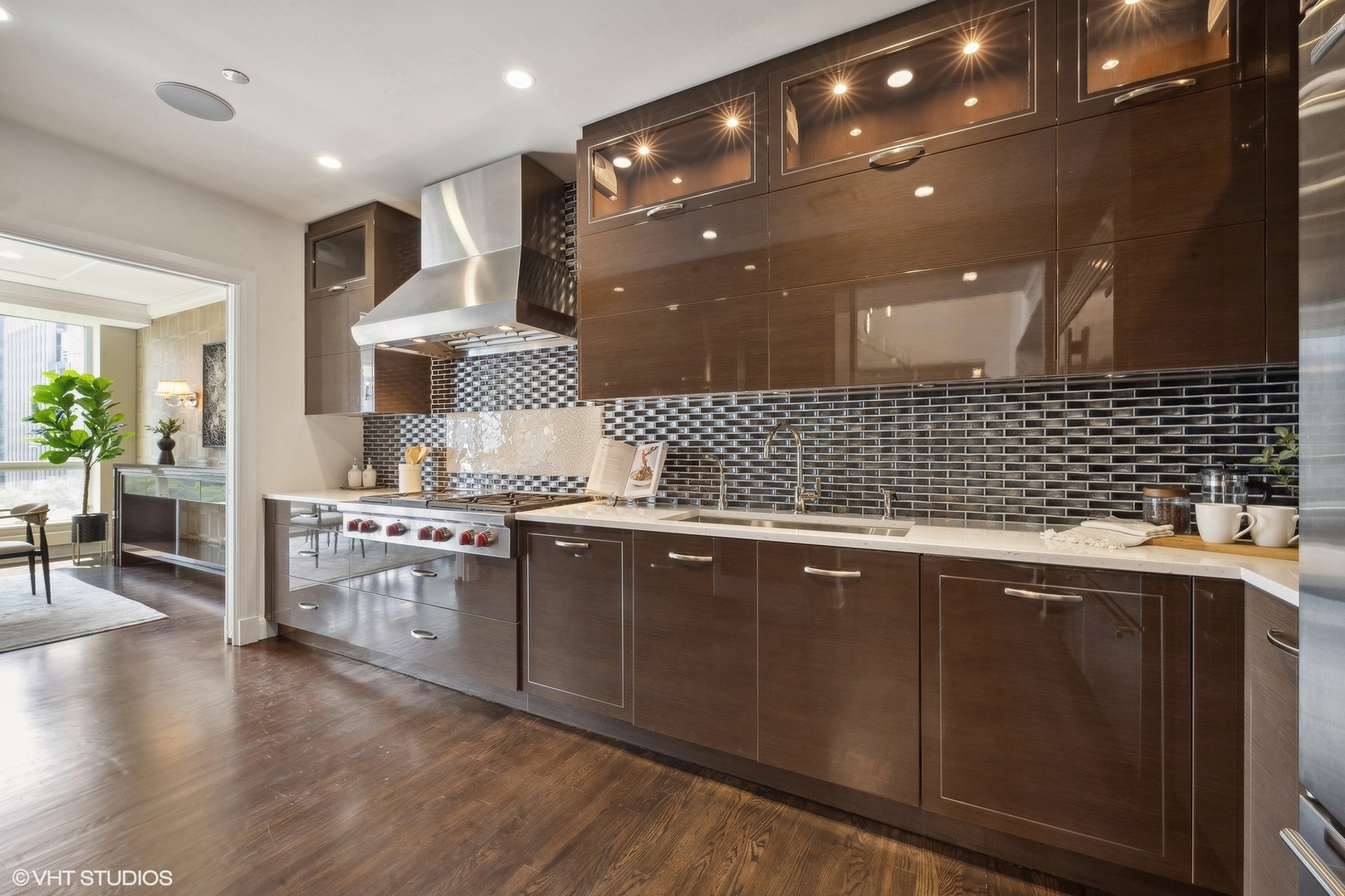 270 E Pearson Street 701-801 Property Photo 7