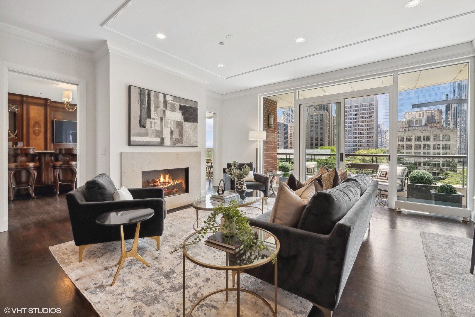 270 E Pearson Street 701-801 Property Photo 11