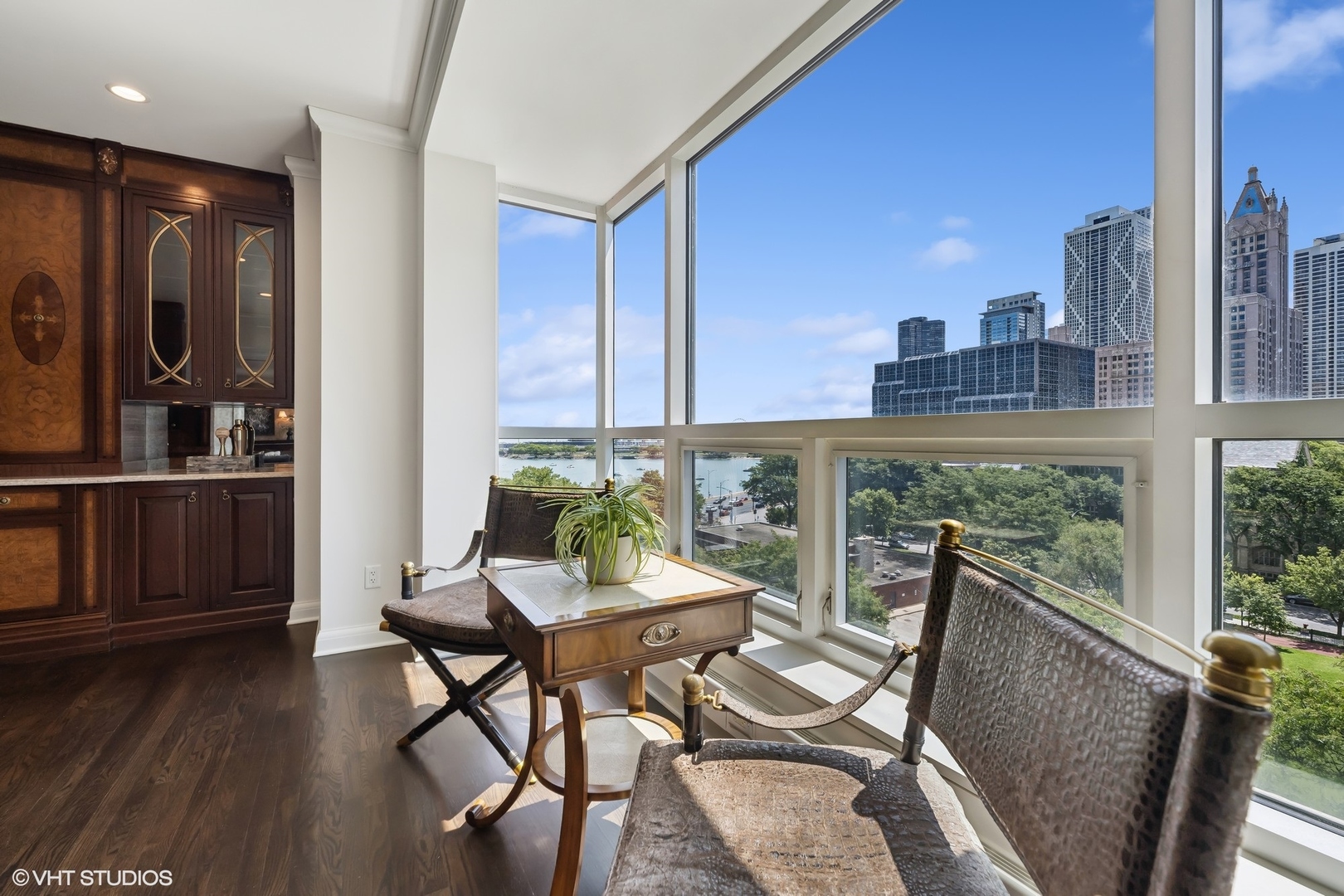 270 E Pearson Street 701-801 Property Photo 13