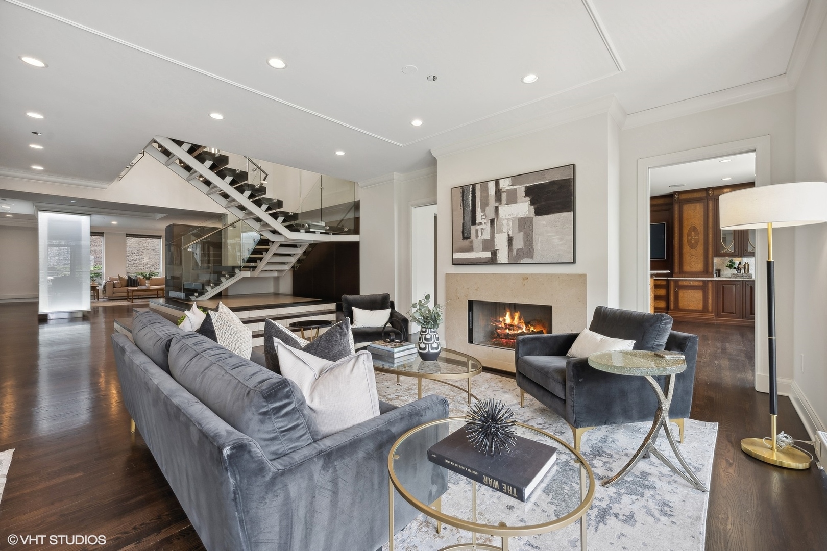 270 E Pearson Street 701-801 Property Photo 14