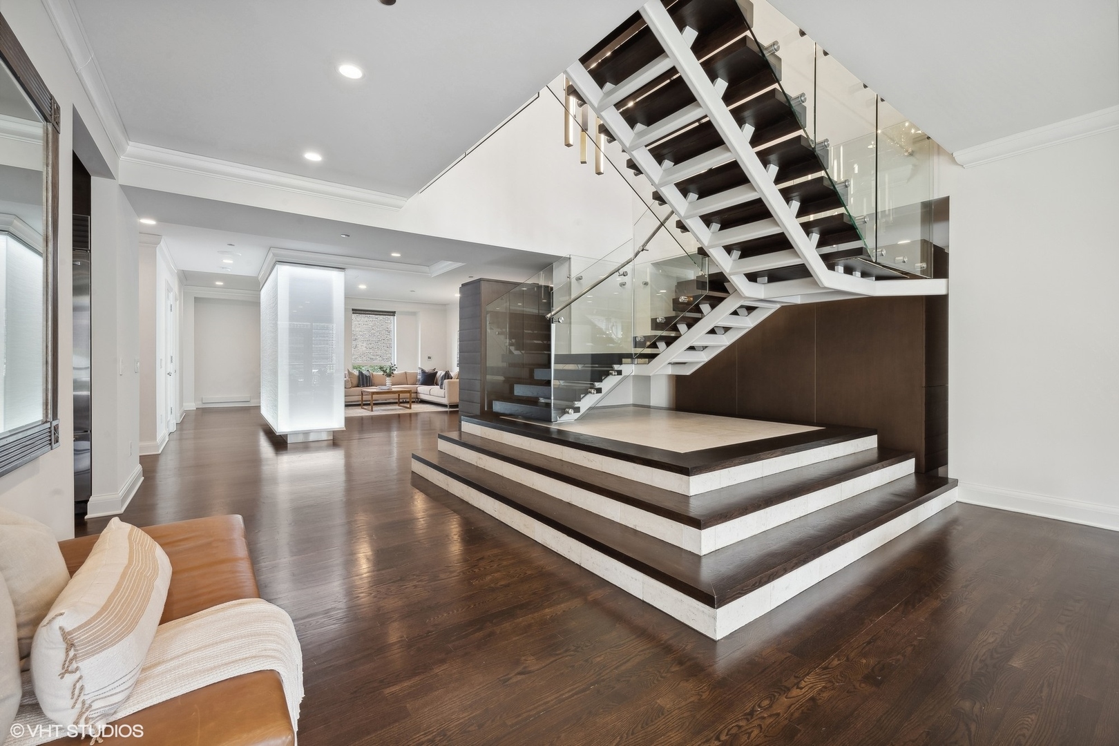 270 E Pearson Street 701-801 Property Photo 15