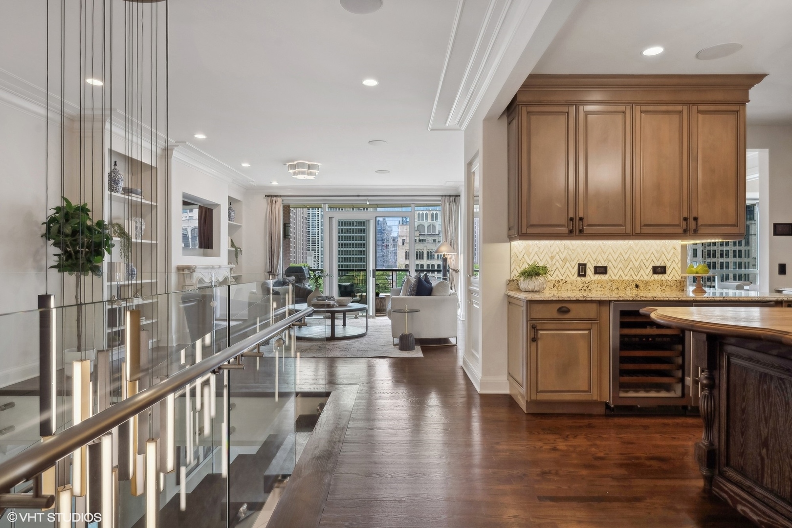 270 E Pearson Street 701-801 Property Photo 18